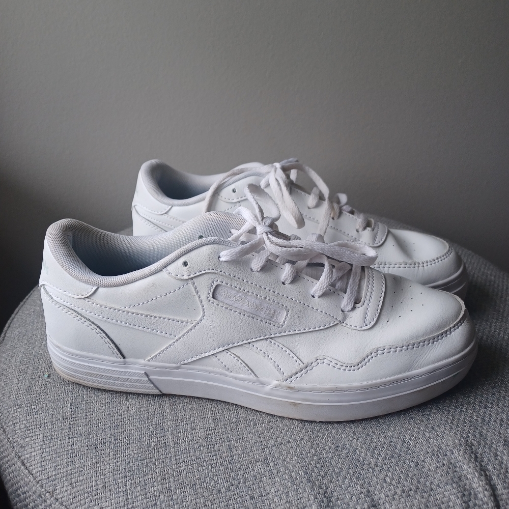 LK NEW REEBOK Memory Foam Club Memt Bold Sneakers Sz 10